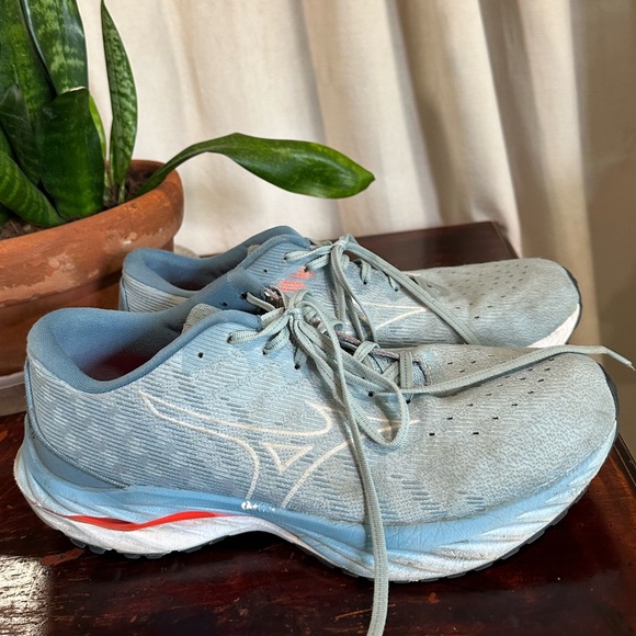 MIZUNO Wave Runner 28 Blue and Orange Running Shoes - Picture 1 of 7